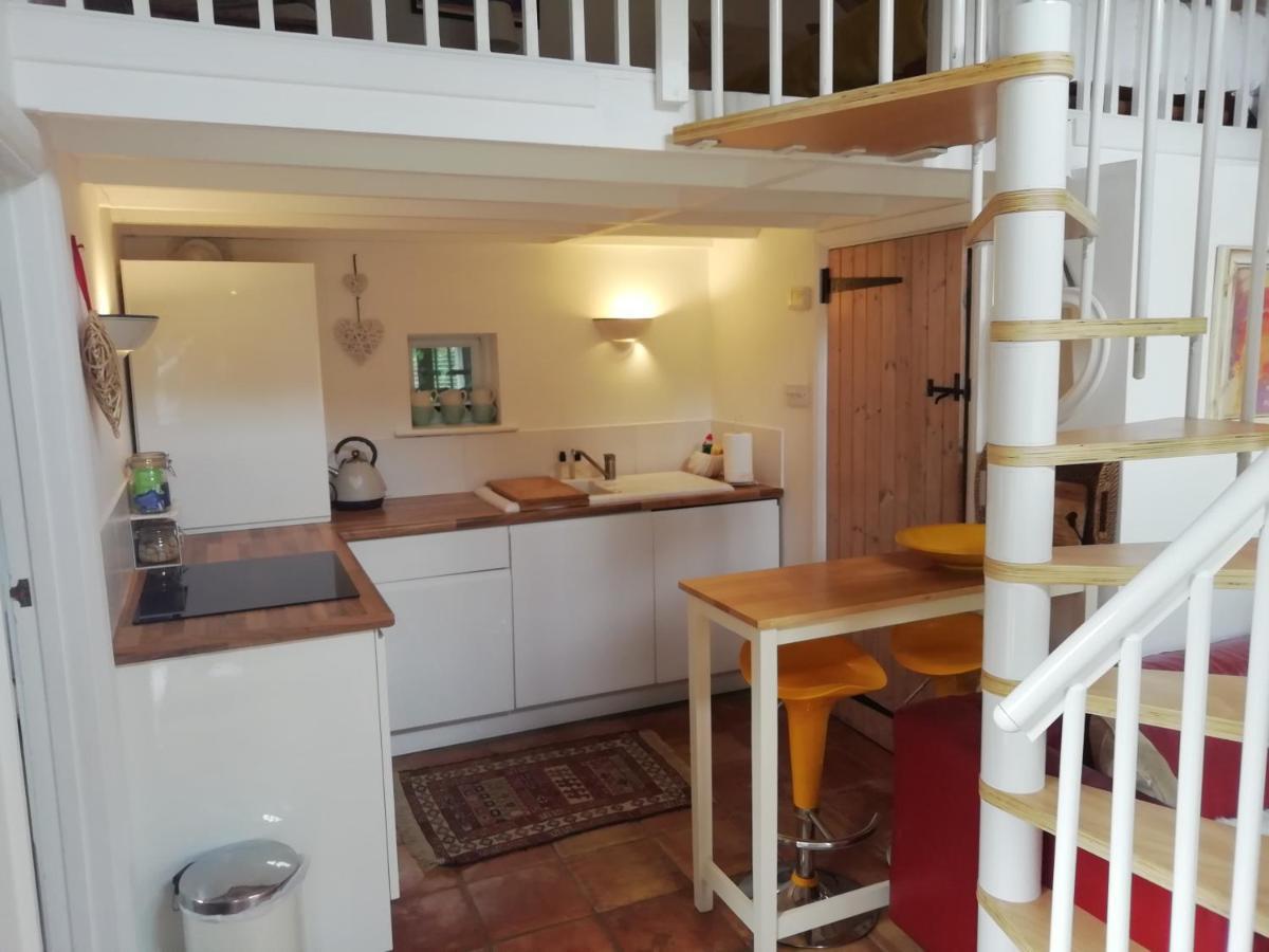 Unique Cottage Retreat Brighton Bagian luar foto
